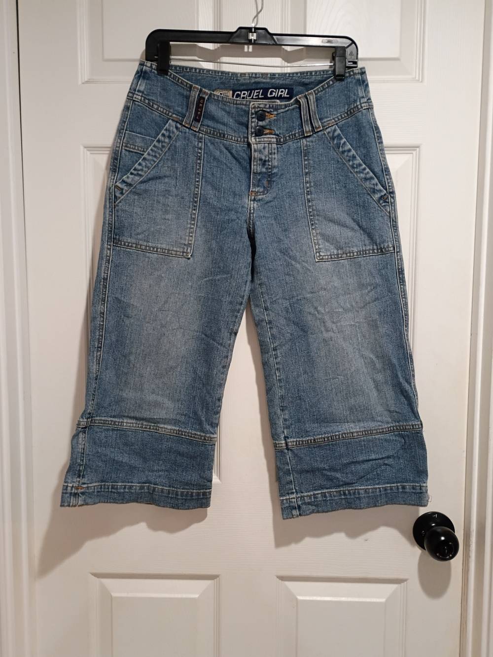 Cruel Girl Baggy Light Wash Denim Capris Size 9